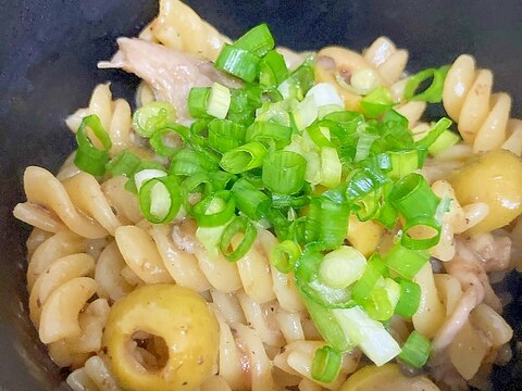 ワンパン★オリーブとひらたけの煮込みパスタ